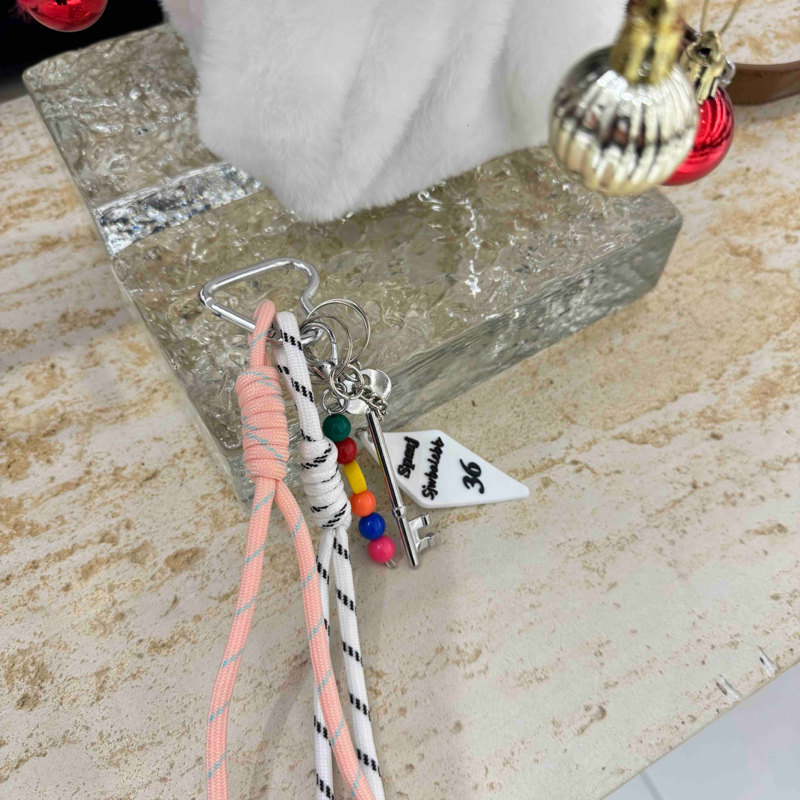 彩虹钥匙挂件