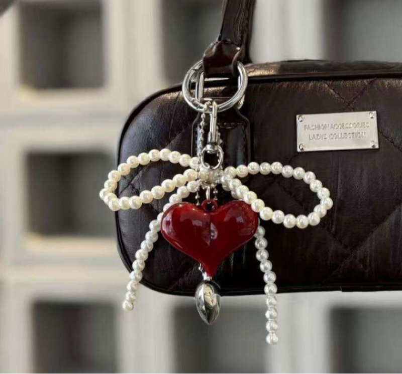 红色珍珠爱心挂件