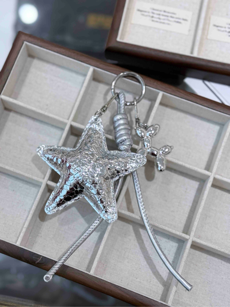 银色立体星星挂件