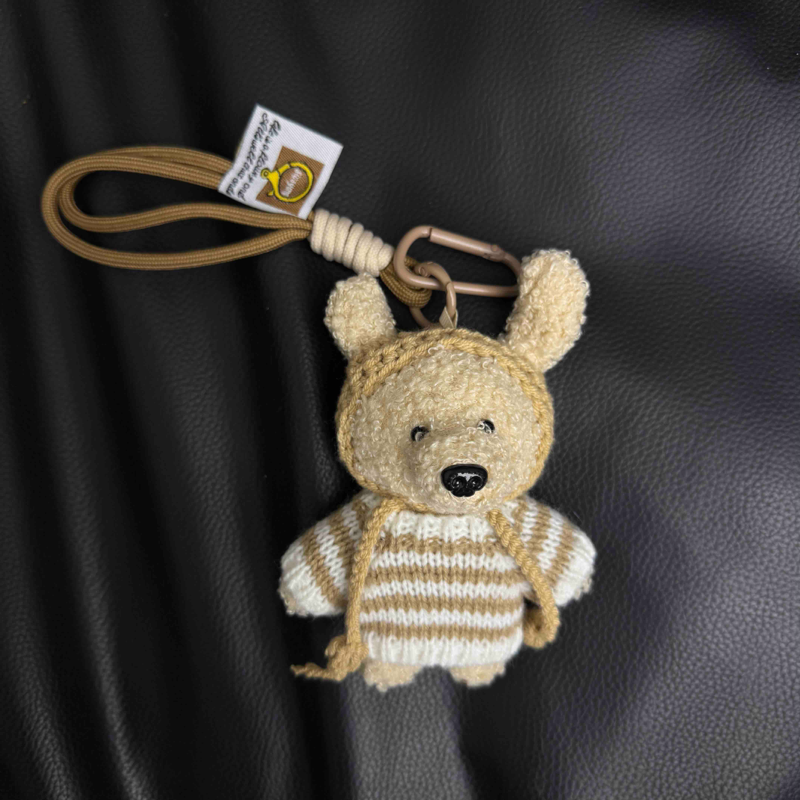 米白毛衣小熊挂件