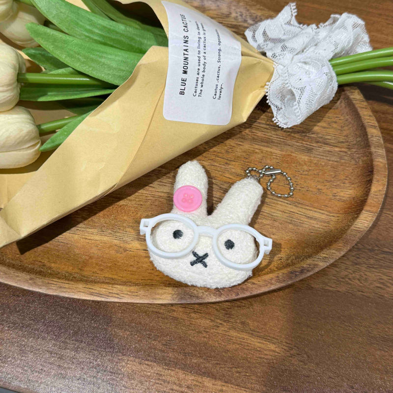 眼镜兔挂件